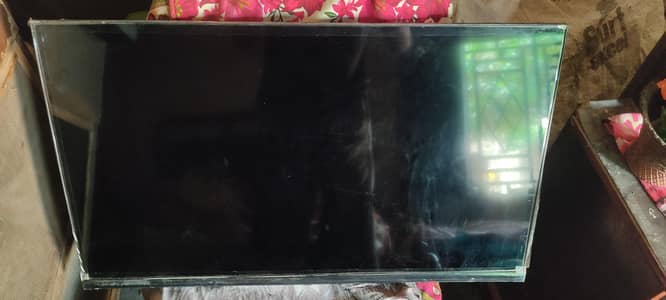 32 inches LCD all ok wifi , YouTube, urgent sale krni h