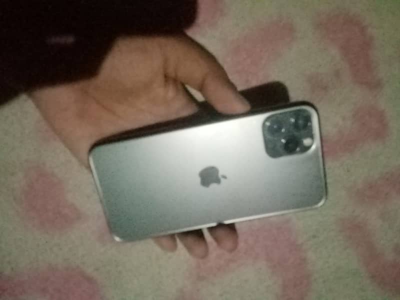 Apple iPhone 11 Pro 2