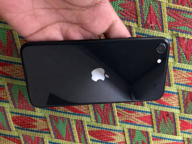 iPhone SE 3rd generation 3