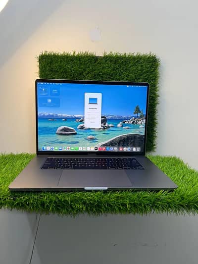 1 TB ssd core i9 16 gb ram 2019 MacBook pro