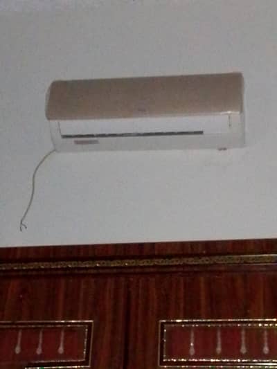 used 1 ton split AC in good working condition
