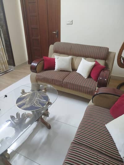2+2+2 total six sitter sofa lush condition