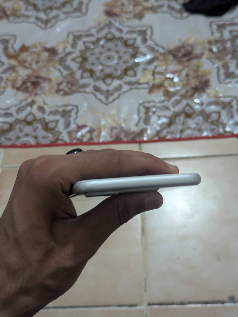 Apple iPhone 8 Plus 2