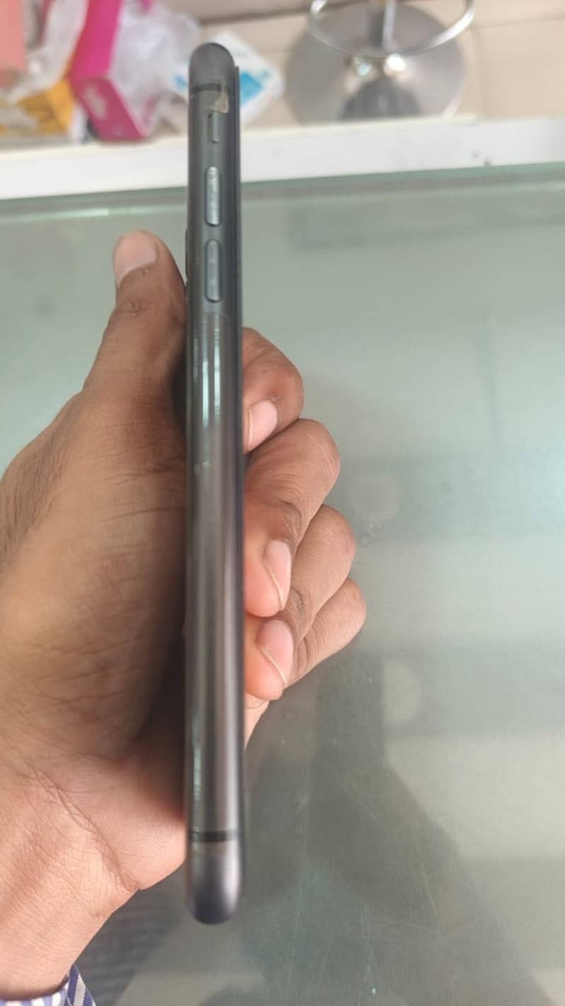 iPhone 11 0