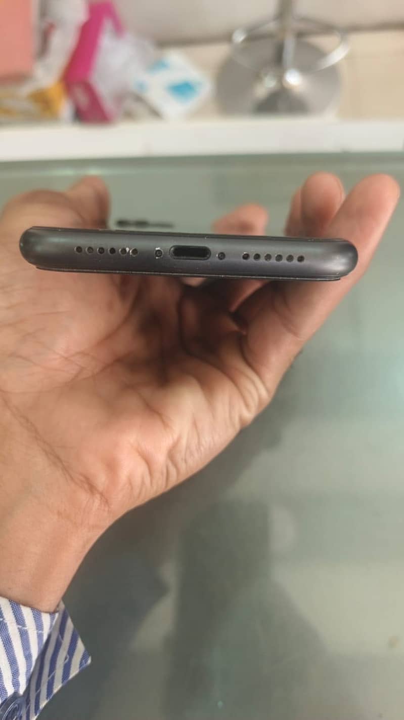 iPhone 11 2
