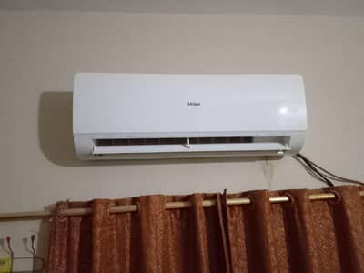 split AC , 2 season used, 10/10 condition