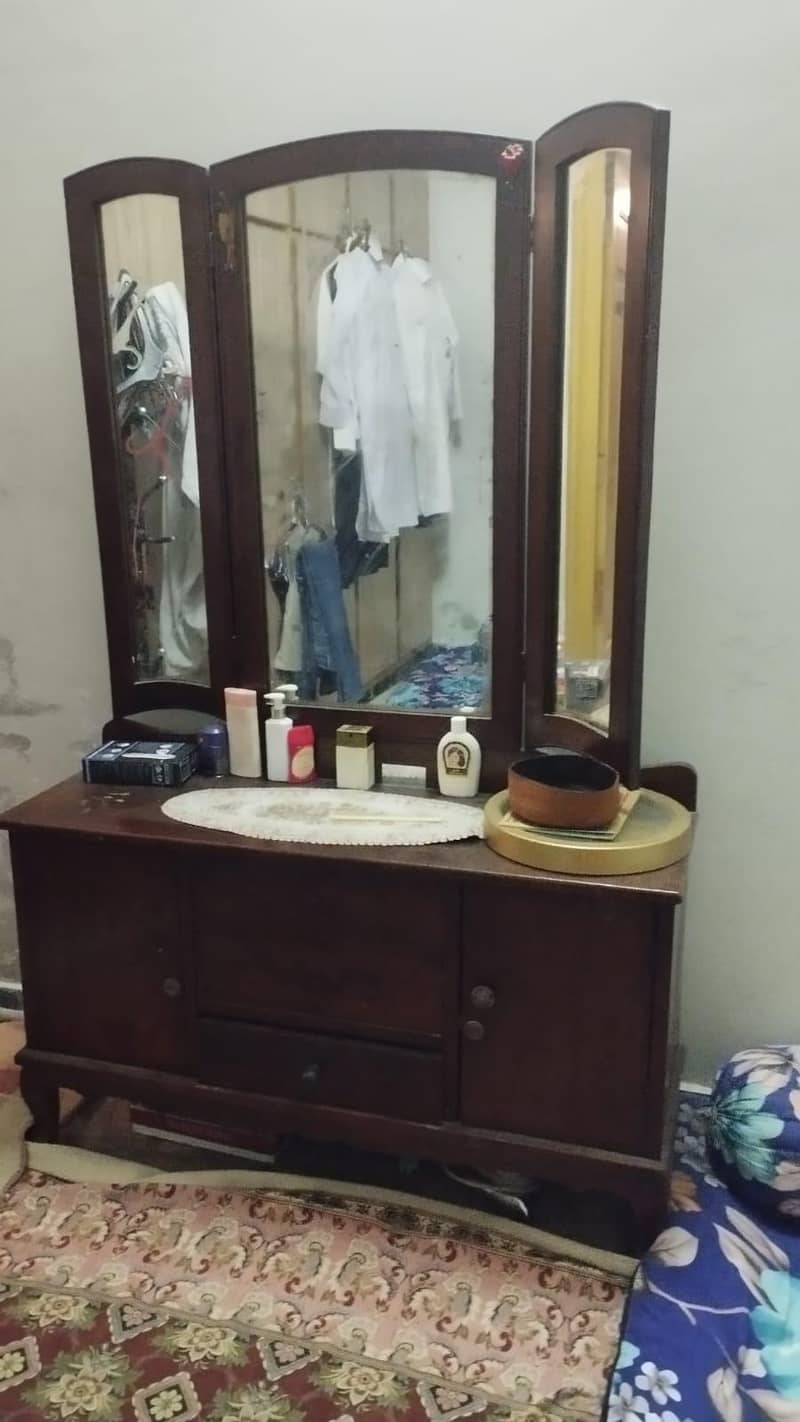 dressing table 1