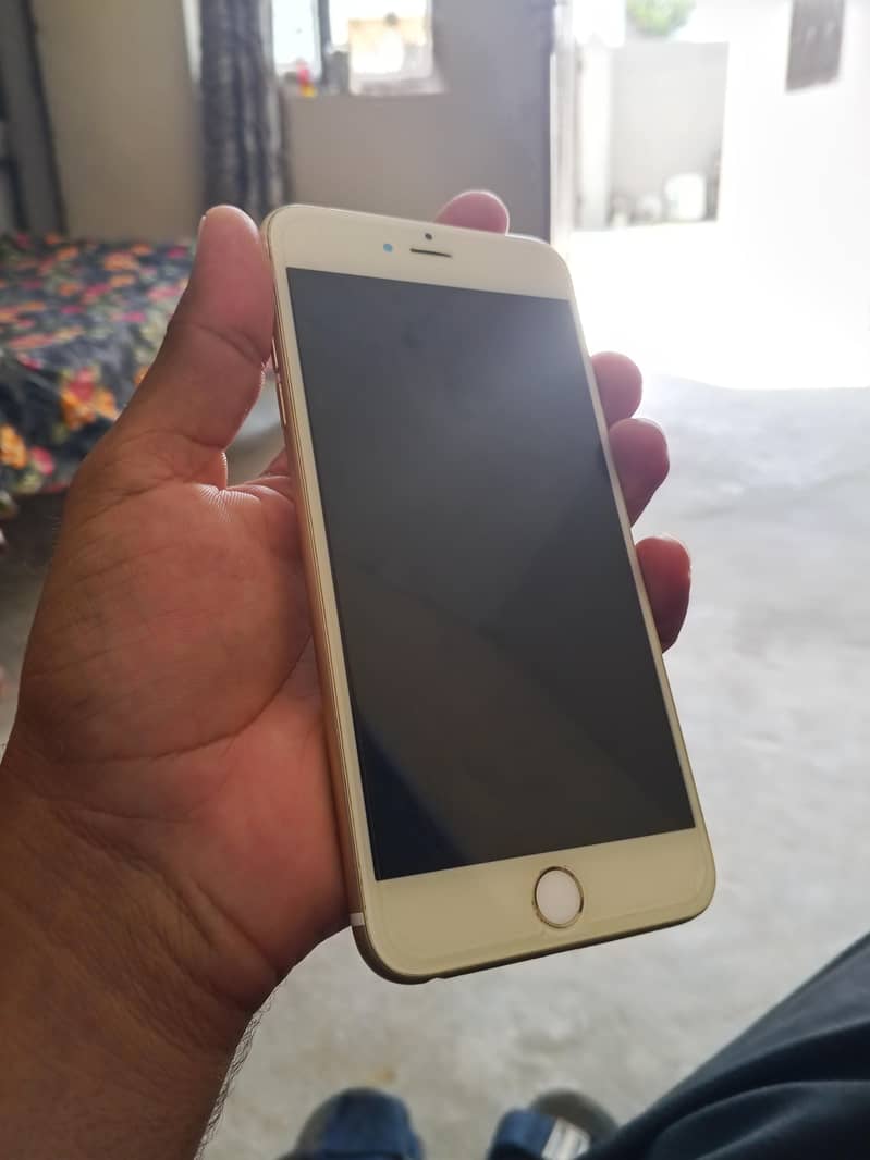 Apple iPhone 16 Plus 3