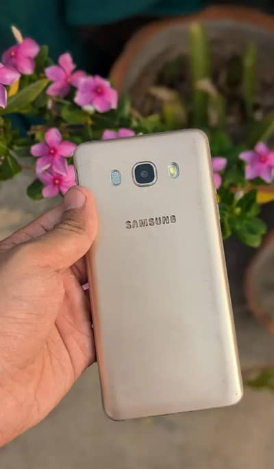 Samsung Mobile J5