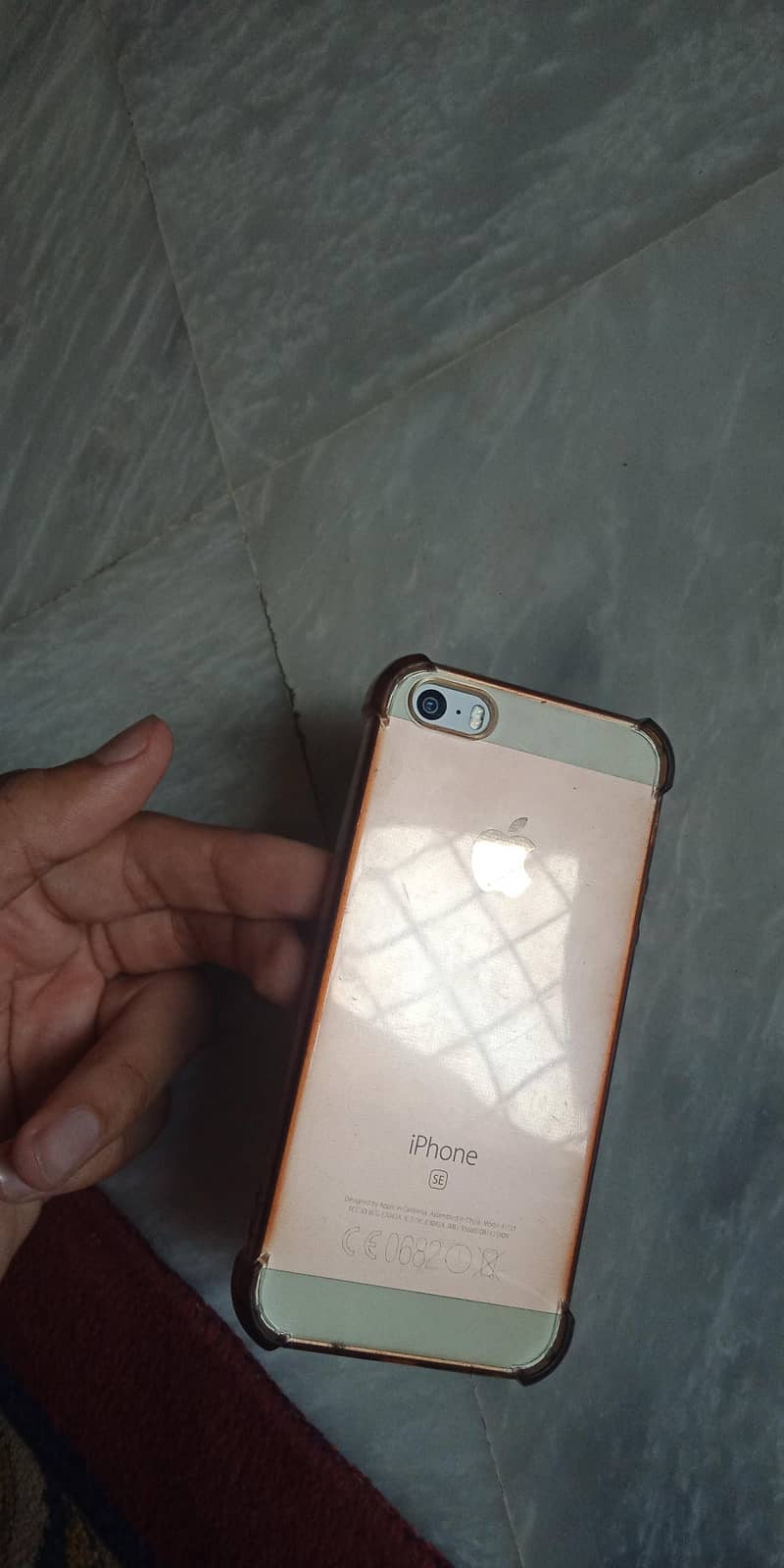 Apple iPhone SE 10
