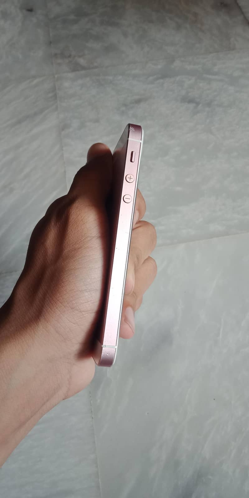 Apple iPhone SE 12