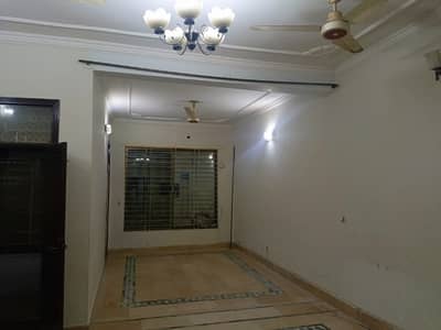 5 Marla Ground Portion / Floor For Rent in Phase 4B Ghauri Town