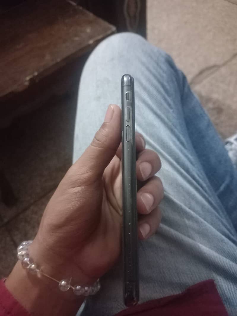 Apple iPhone X 5