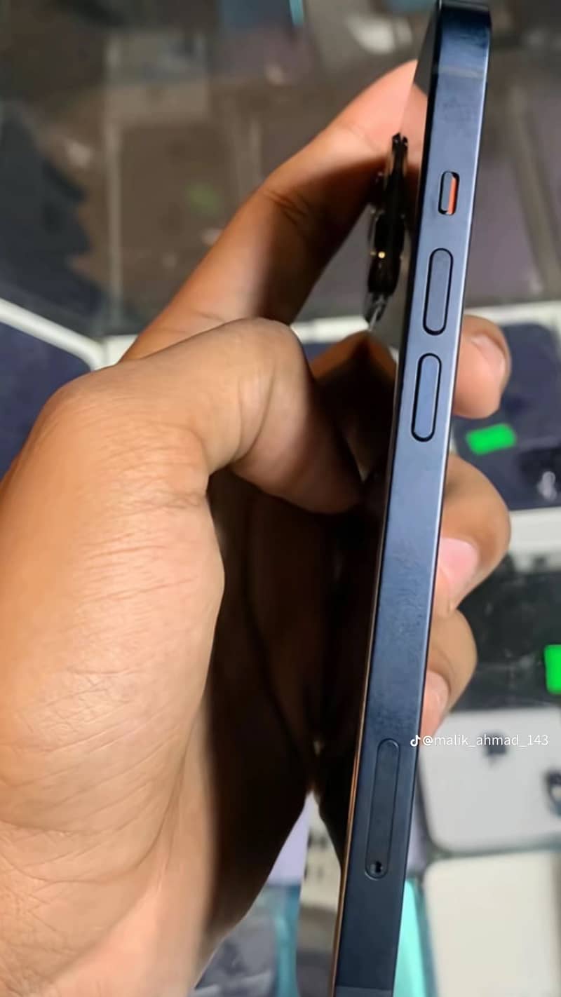 Iphone 13 4