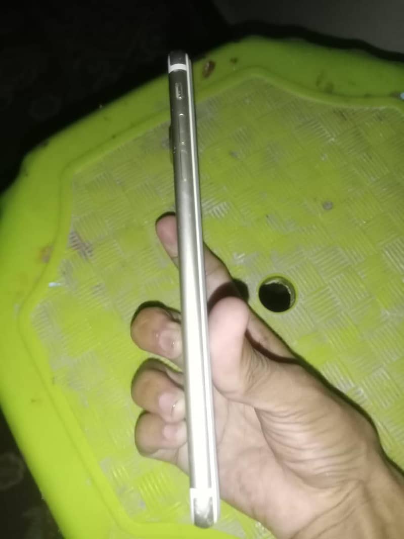 Apple iPhone 7 Plus 1