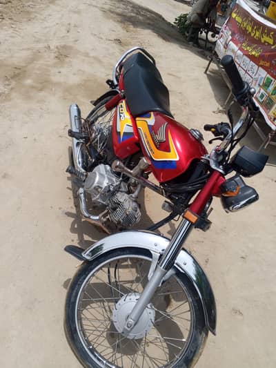 Honda CD 70 2025