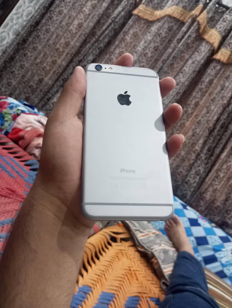 Apple iPhone 6 Plus 0