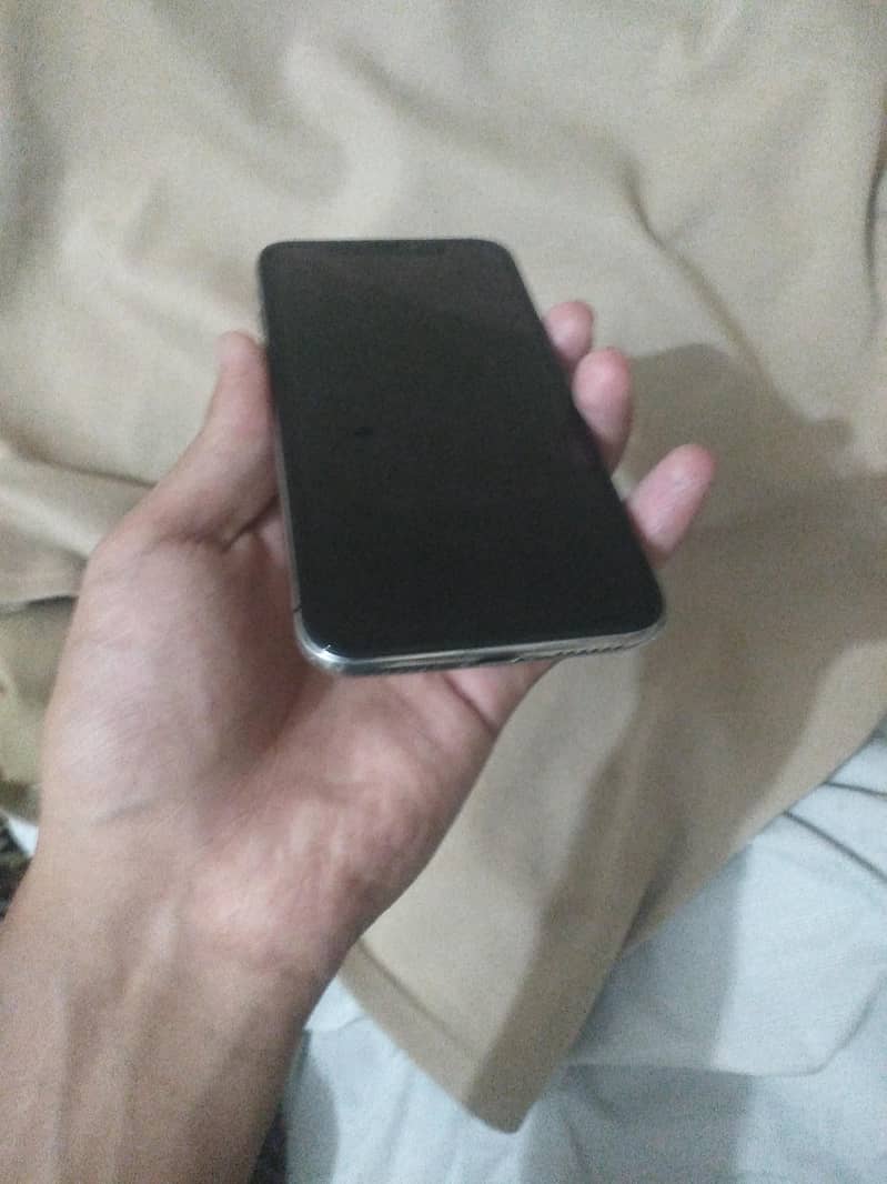 Apple iPhone X 3