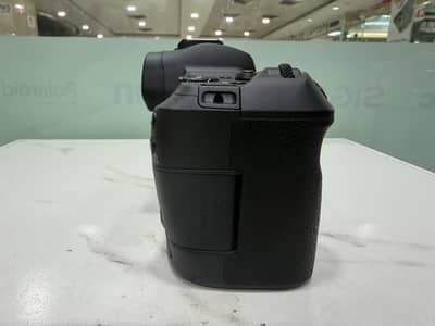 Canon R Body