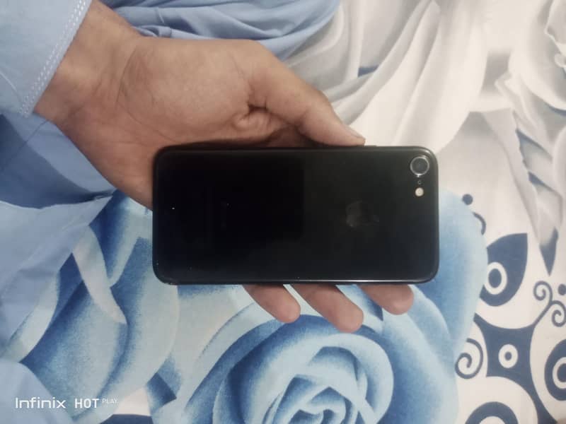 Apple iPhone 7 3