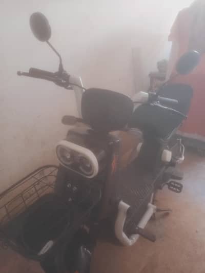 Super star scooty