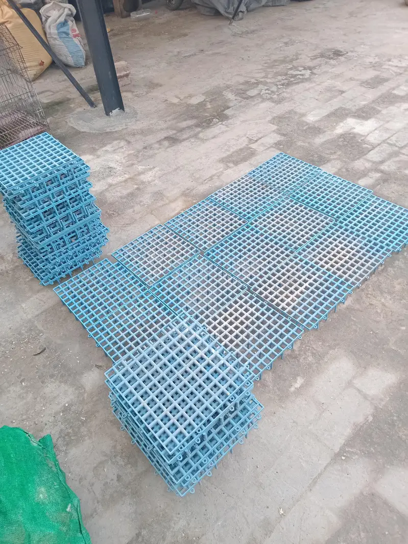 plastic floor for hens. goats etc — photo 3