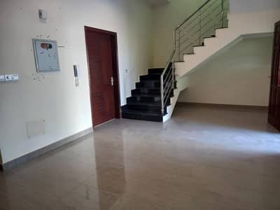 3Bed DDL 125 sq yd Villa FOR SALE at Precicnt-10B (All Amenities Nearby) Heighted Location Investor Rates