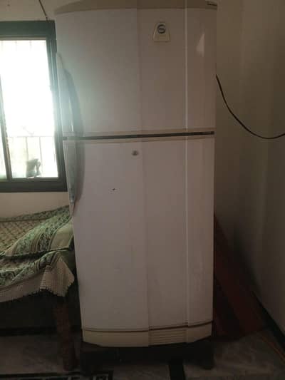 selling fridge good condition