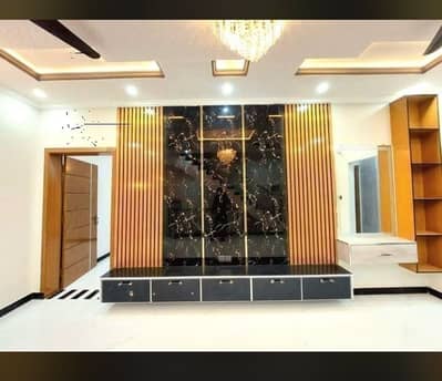 272sq yd 4 & 5 Bedrooms Luxury Villa FOR SALE. Adjacent to Jinnah Avenue, Easy access to Entrance facing GRAND MOSQUE. All facilities nearby and utilities present.