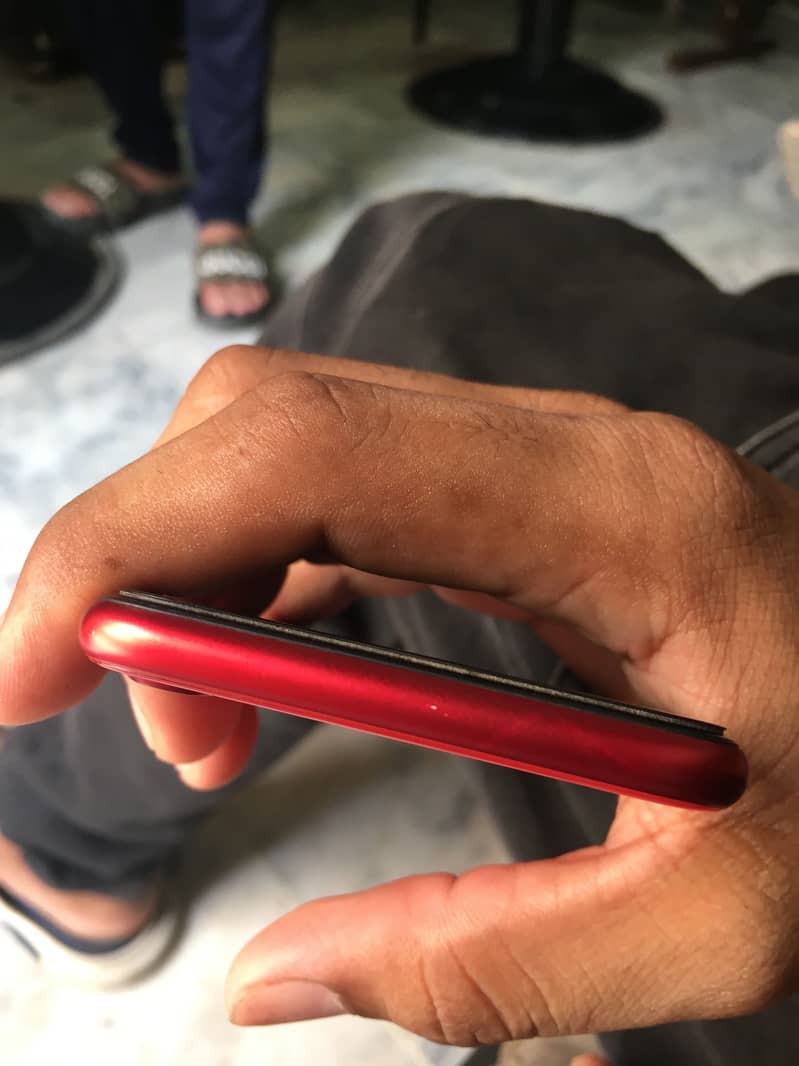Apple iPhone SE2000 0