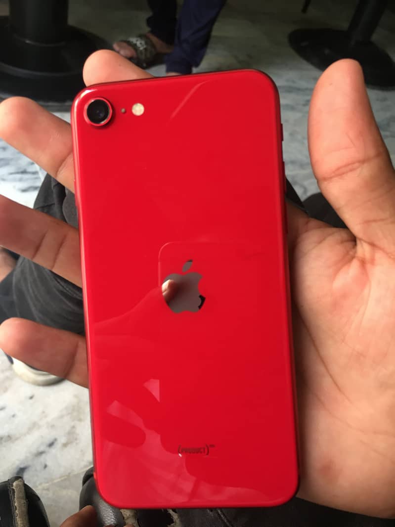 Apple iPhone SE2000 4
