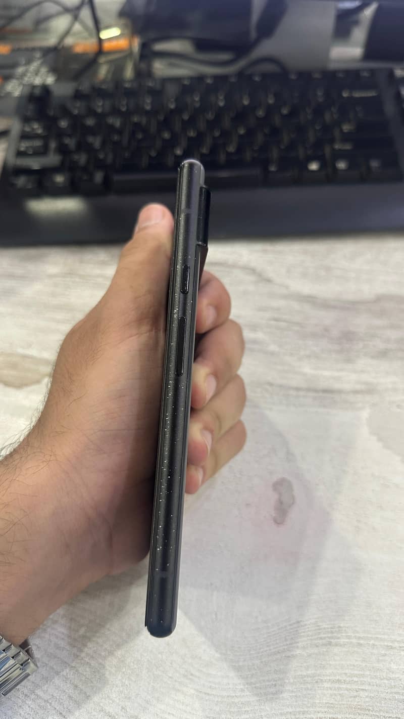 Google Pixel 6 4