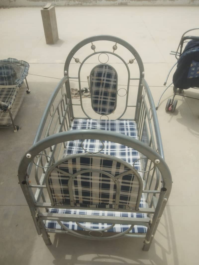 Cot and Pram 3