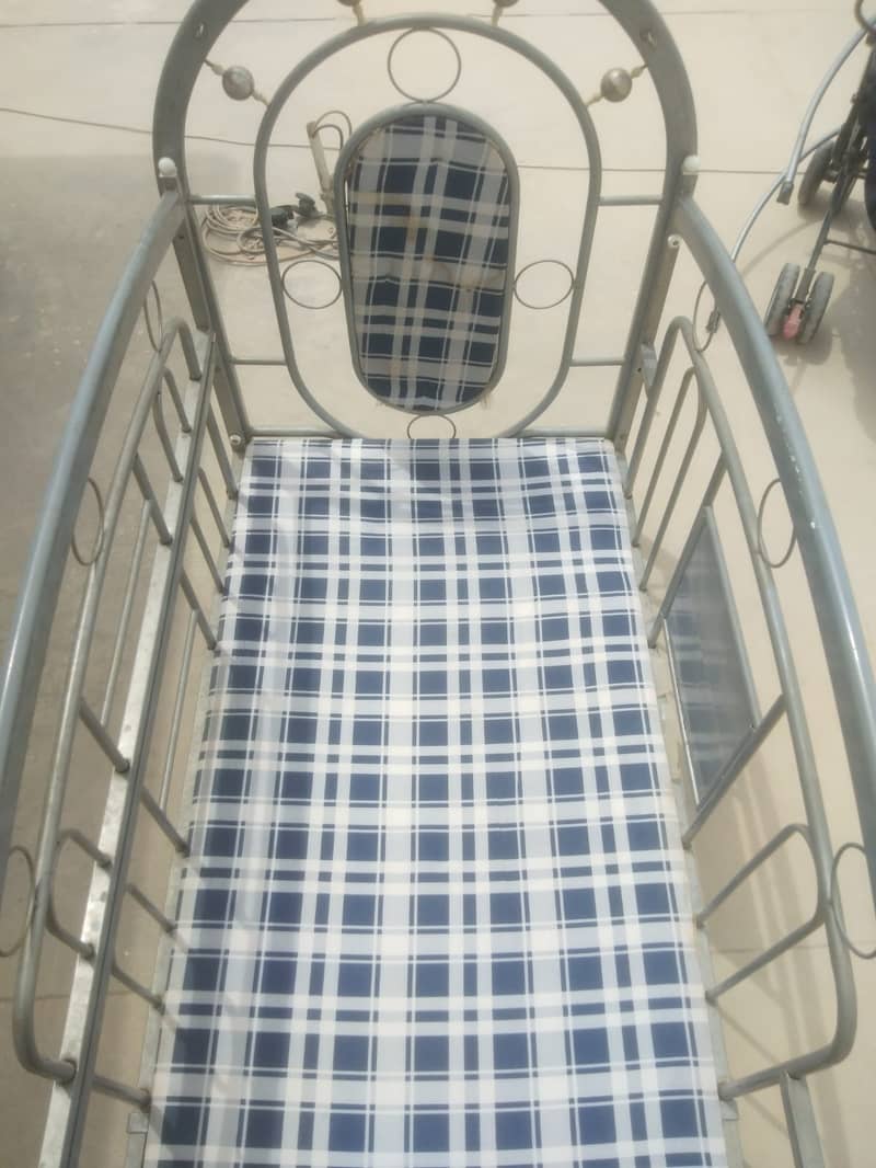 Cot and Pram 6