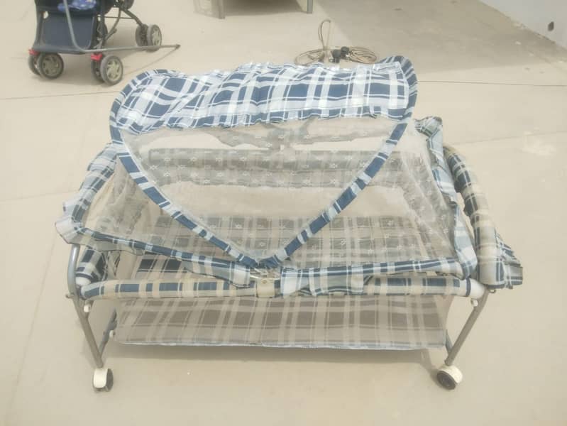Cot and Pram 9