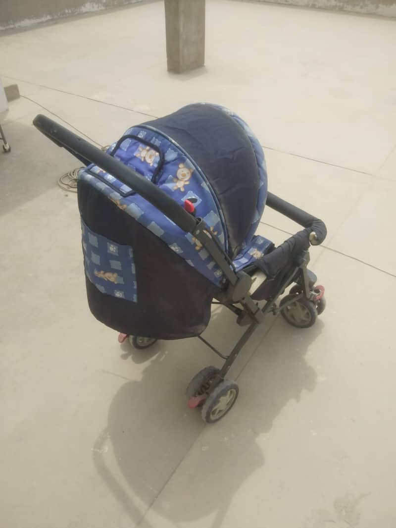 Cot and Pram 10