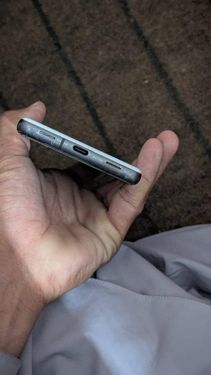 Google Pixel 7a 3