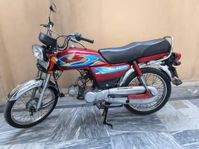 Honda CD 70 used in excellent condition for sale