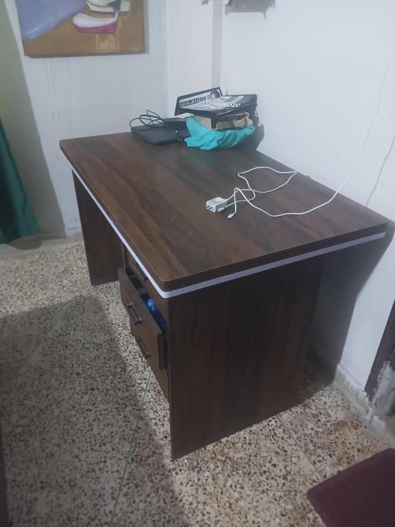 Study table 10/10 1