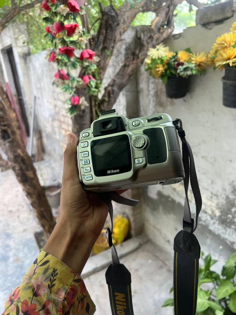 Nikon camera d50 4