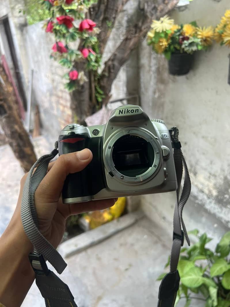 Nikon camera d50 6