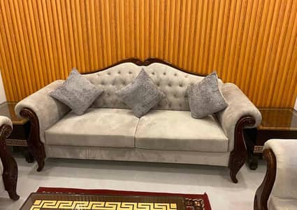7 seaters Chinioti sofa with Table