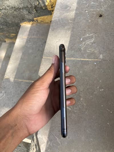 iPhone 11 JV 64GB | Battery Health 84% | 10/10 Condition