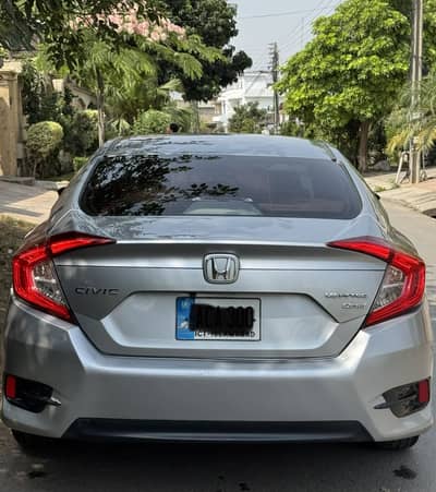 Honda Civic 2016 in Pristine condition