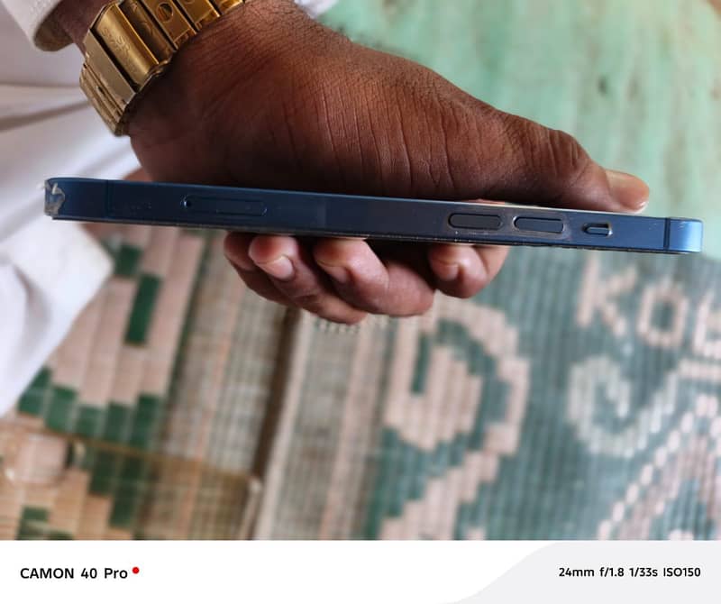 Apple iPhone 13 1