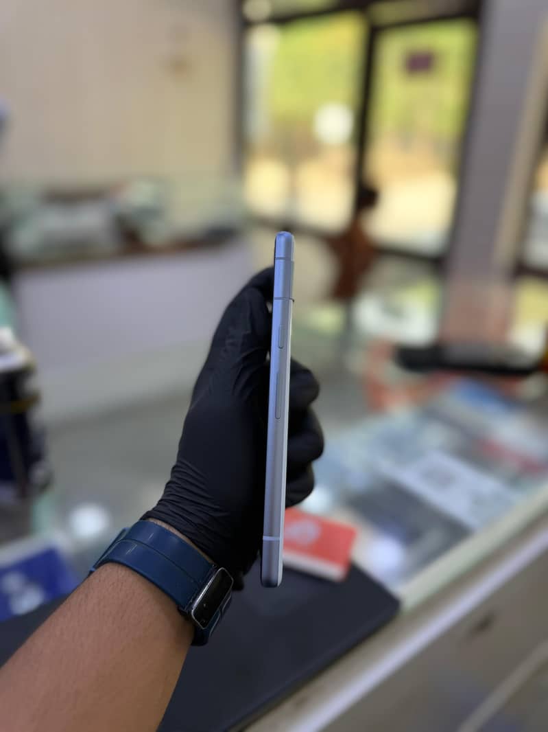 Google Pixel 7a 5