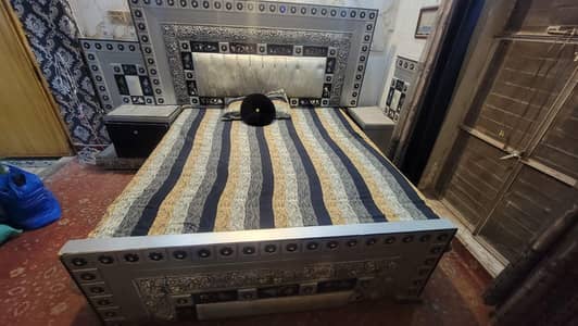 Stylish Bed with 2 Side tables without Metres
