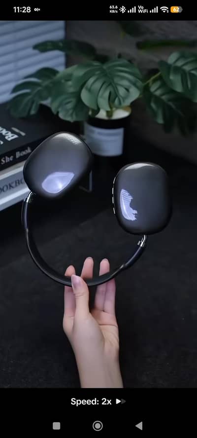 P9 Wireless On-Ear Stereo Earphones