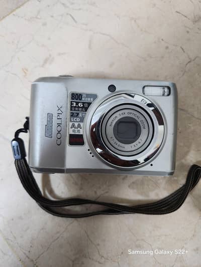 selling Nixon cool pixel L19 - Y2K digital CCD sensor