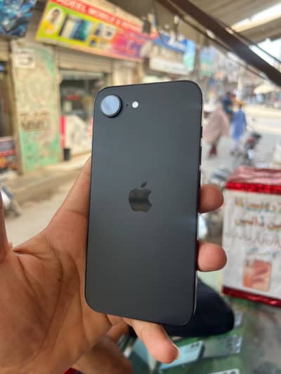 Apple iPhone 16e